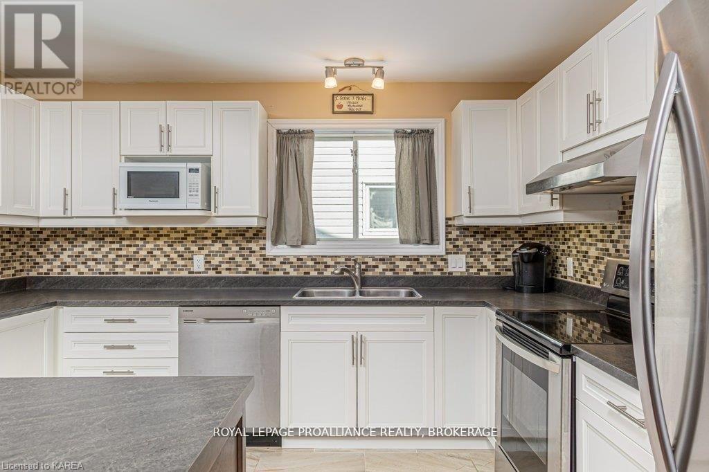 614 Barnsley Crescent, Kingston, Ontario  K7M 8X4 - Photo 6 - X13134304