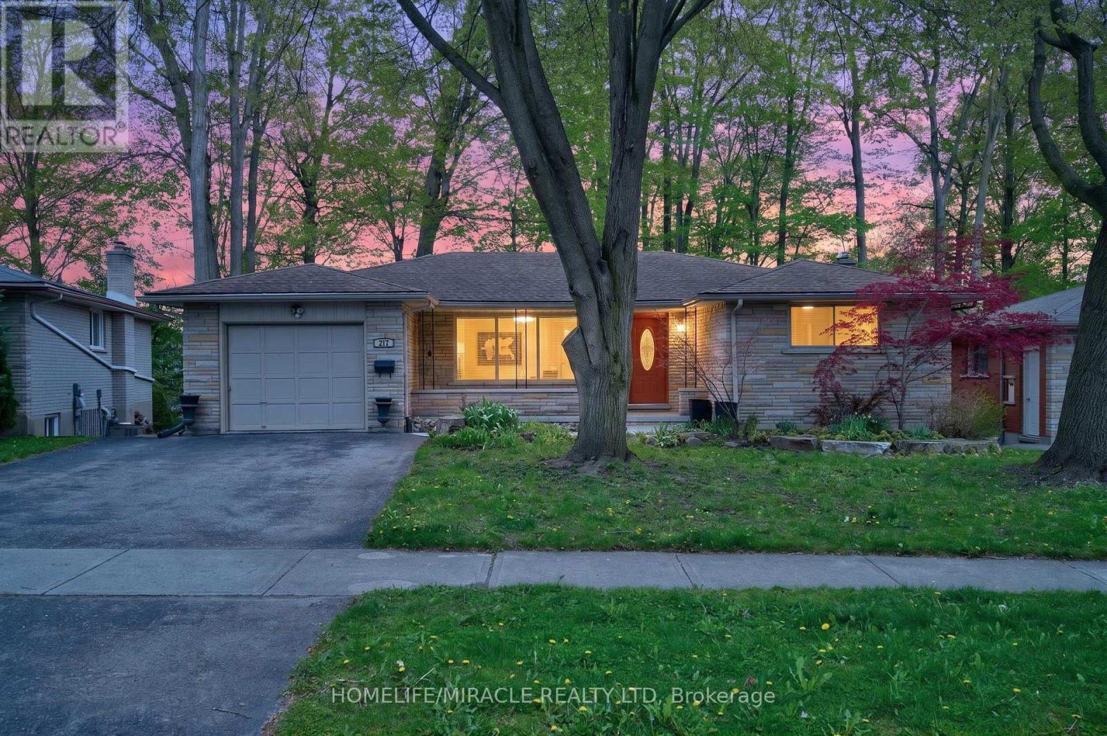 217 PINEGROVE CRESCENT, Waterloo, Ontario