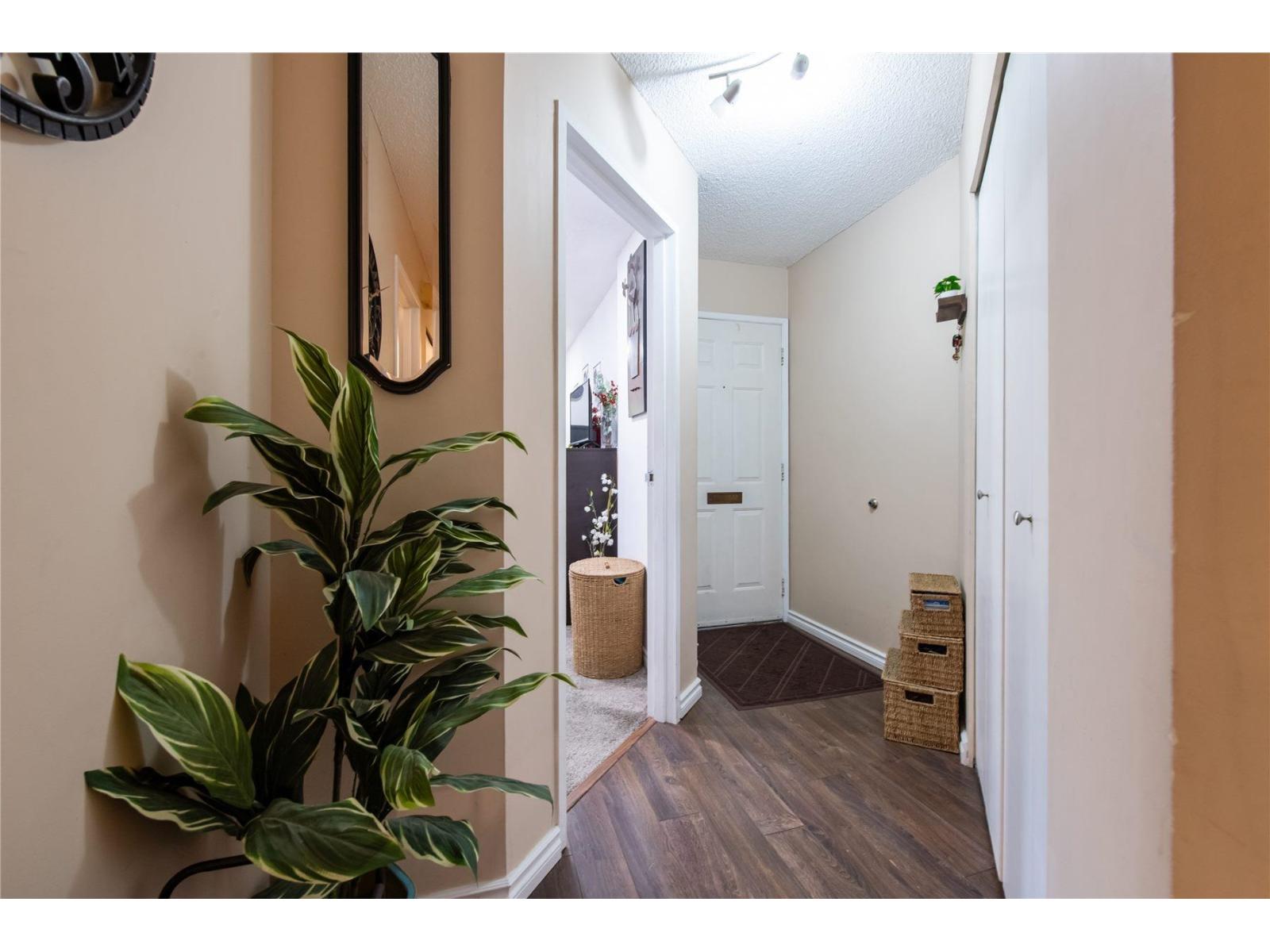 914 10620 150 Street, Surrey, British Columbia  V3R 7S1 - Photo 3 - R3124184