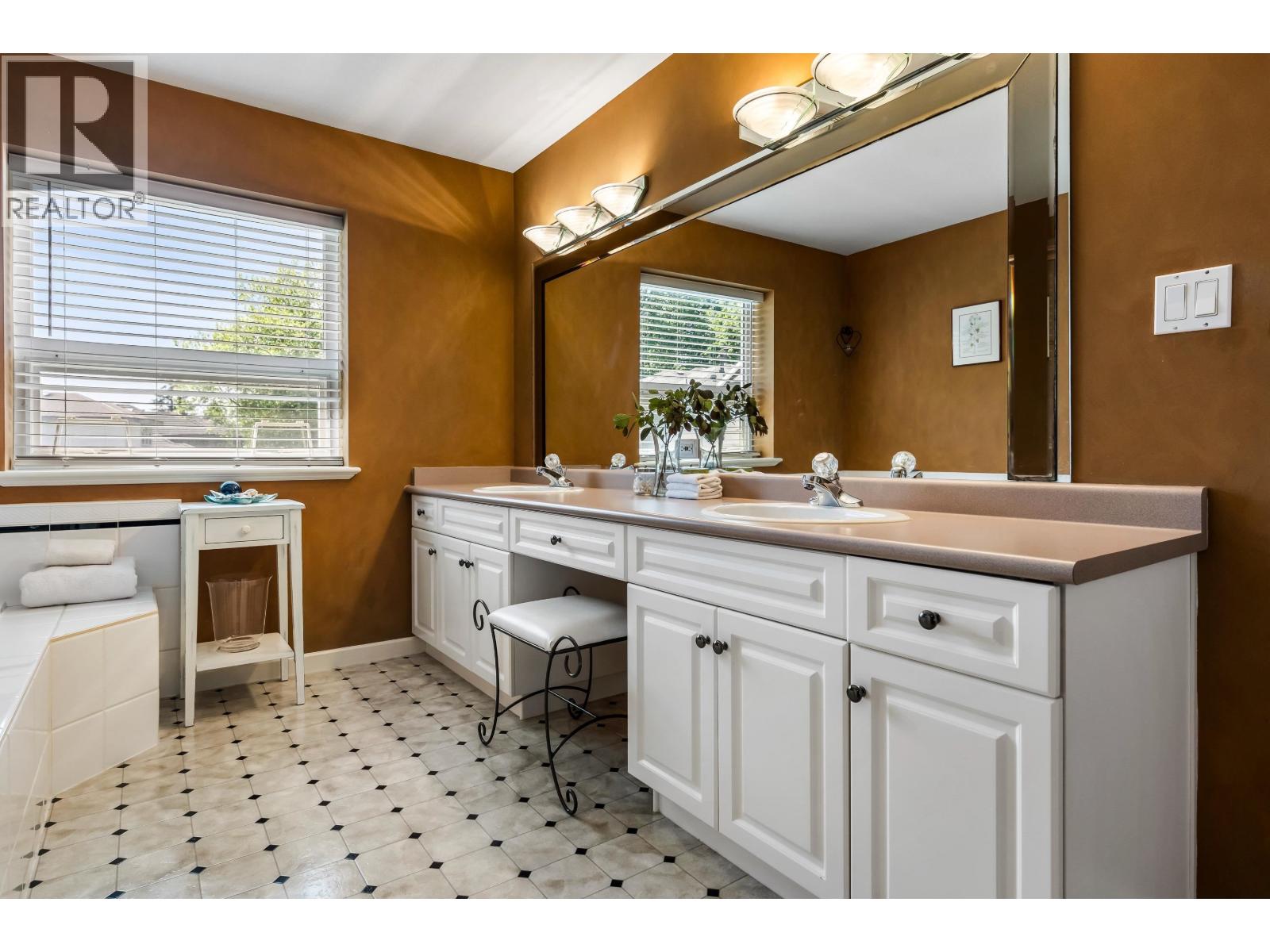 10615 238 Street, Maple Ridge, British Columbia  V2W 1E4 - Photo 19 - R3123091