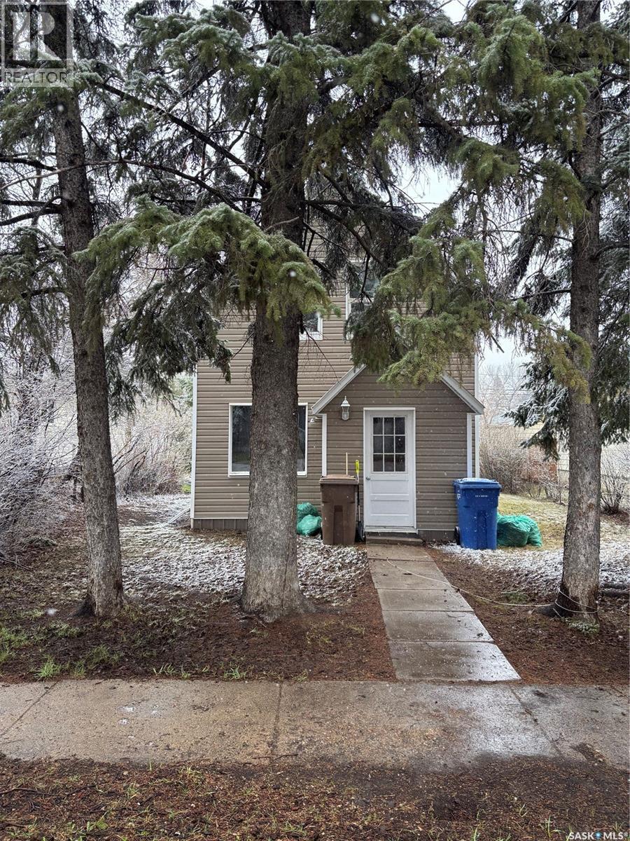 112 Stovel Avenue E, Melfort, Saskatchewan  S0E 1A0 - Photo 1 - SK036156