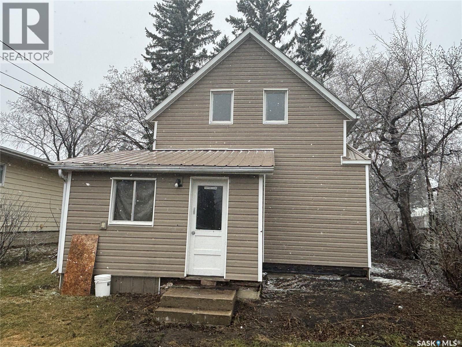 112 Stovel Avenue E, Melfort, Saskatchewan  S0E 1A0 - Photo 3 - SK036156