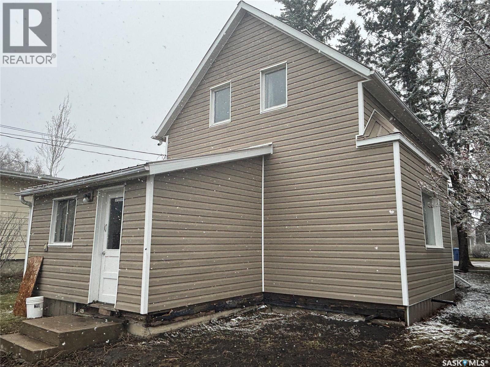 112 Stovel Avenue E, Melfort, Saskatchewan  S0E 1A0 - Photo 4 - SK036156