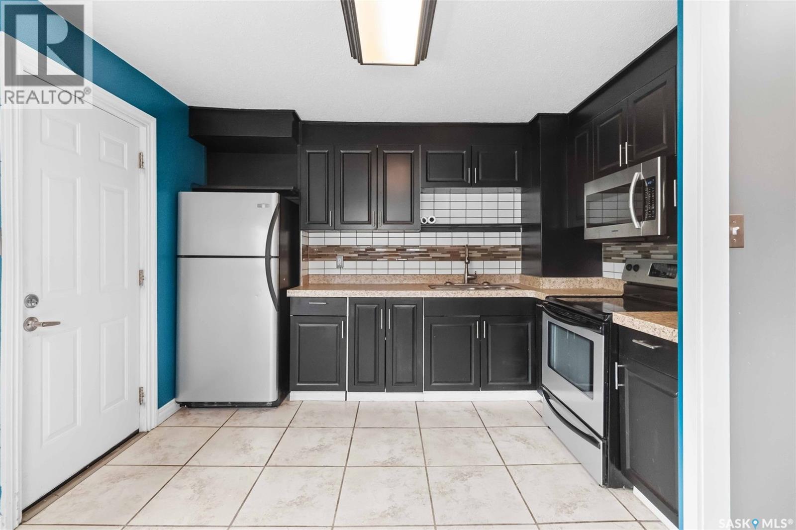 445 U Avenue S, Saskatoon, Saskatchewan  S7M 3B3 - Photo 4 - SK036066