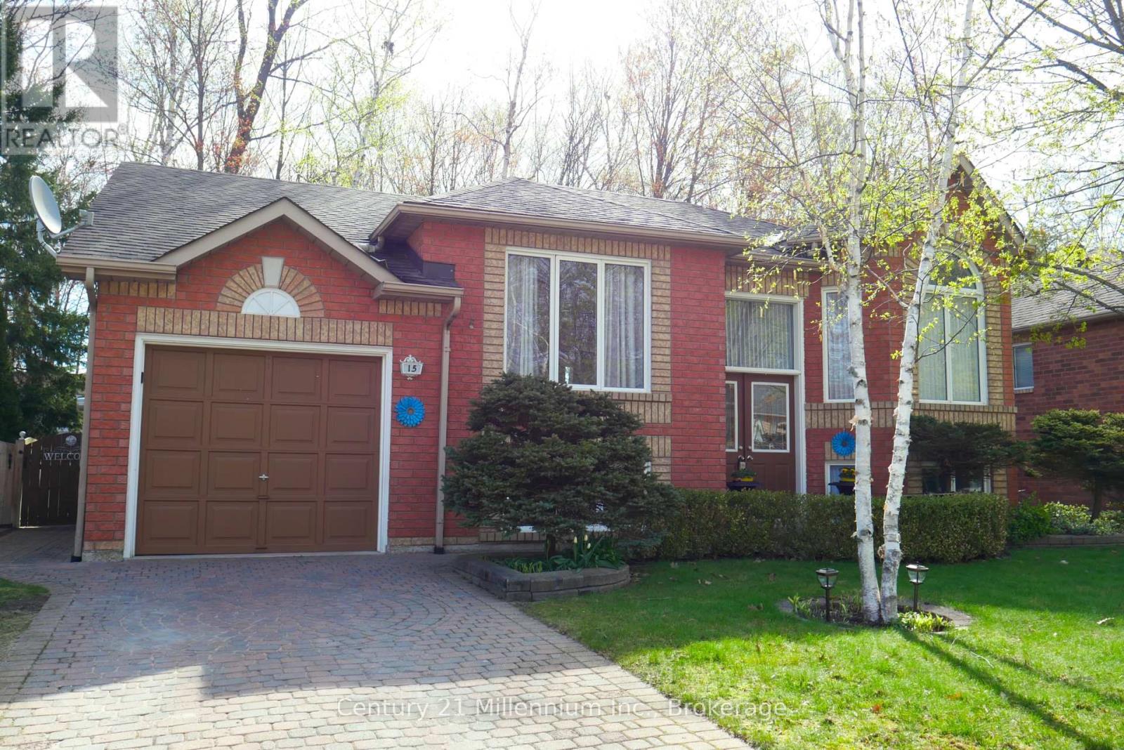 15 Brillinger Drive, Wasaga Beach, Ontario  L9Z 1L4 - Photo 1 - S13097462