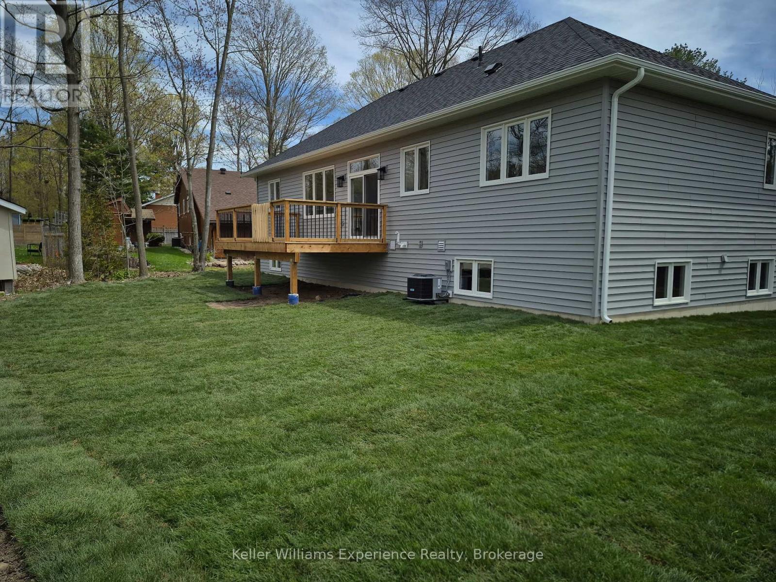 62 Rue Vanier, Tiny, Ontario  L9M 0J2 - Photo 21 - S12975610