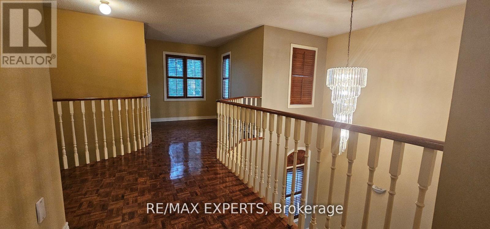 Main Floor - 221 Matthew Drive, Vaughan, Ontario  L4L 9B1 - Photo 21 - N13135514