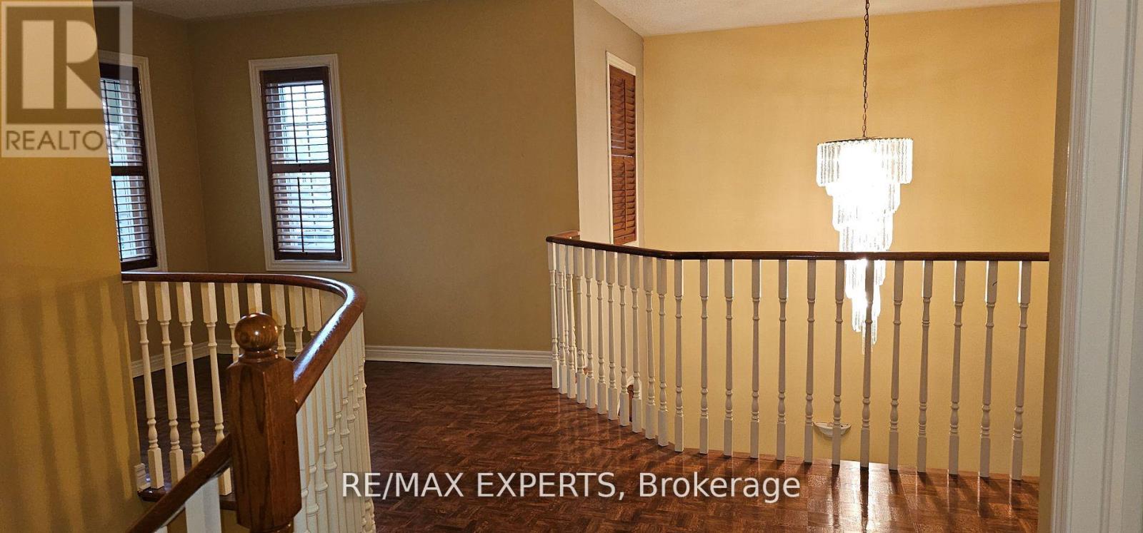 Main Floor - 221 Matthew Drive, Vaughan, Ontario  L4L 9B1 - Photo 22 - N13135514