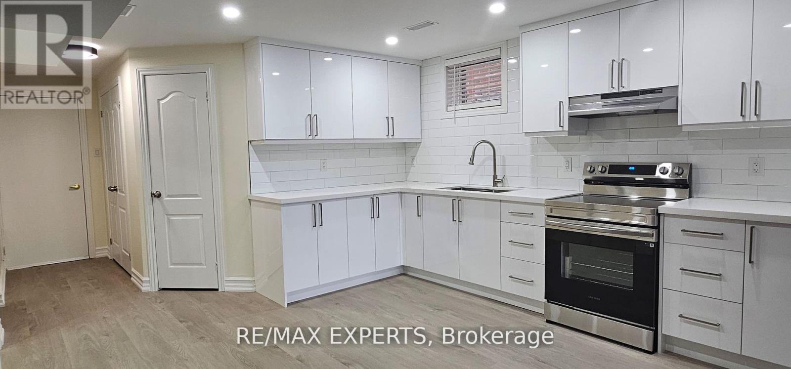 Main Floor - 221 Matthew Drive, Vaughan, Ontario  L4L 9B1 - Photo 25 - N13135514