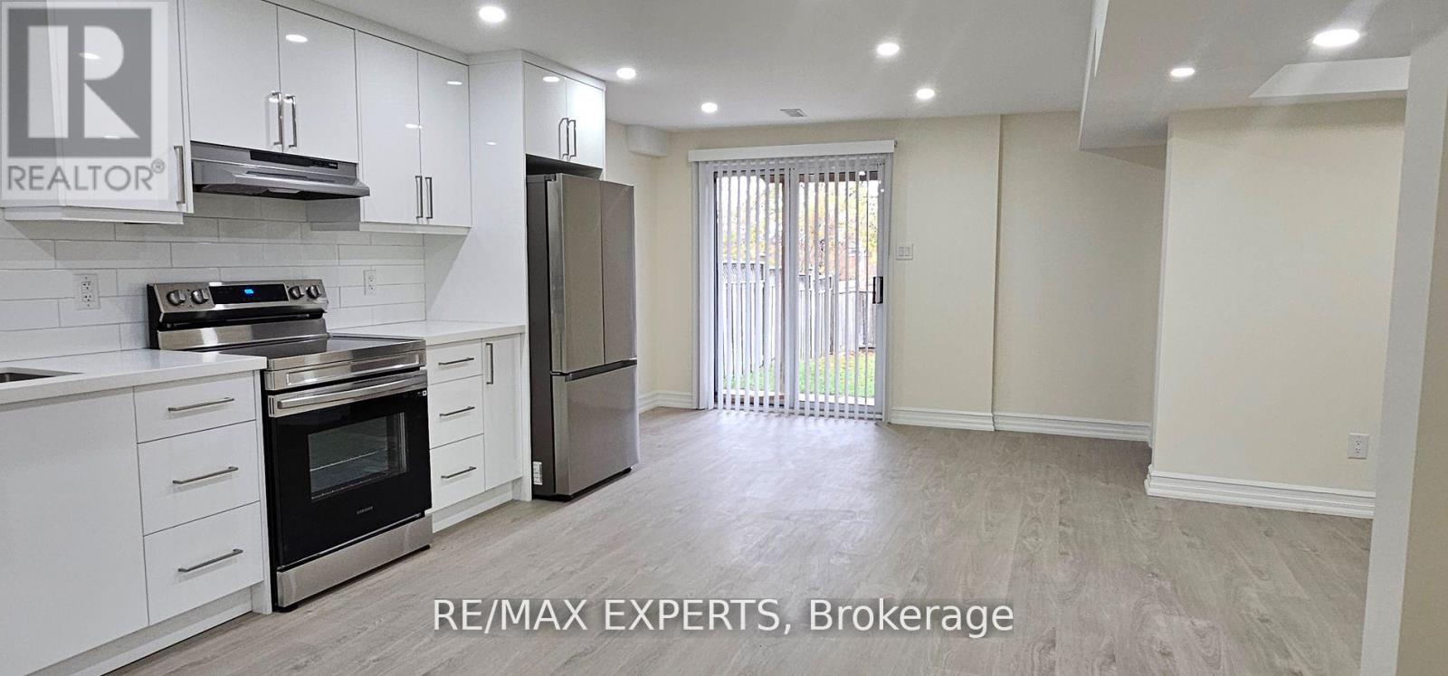 Main Floor - 221 Matthew Drive, Vaughan, Ontario  L4L 9B1 - Photo 26 - N13135514