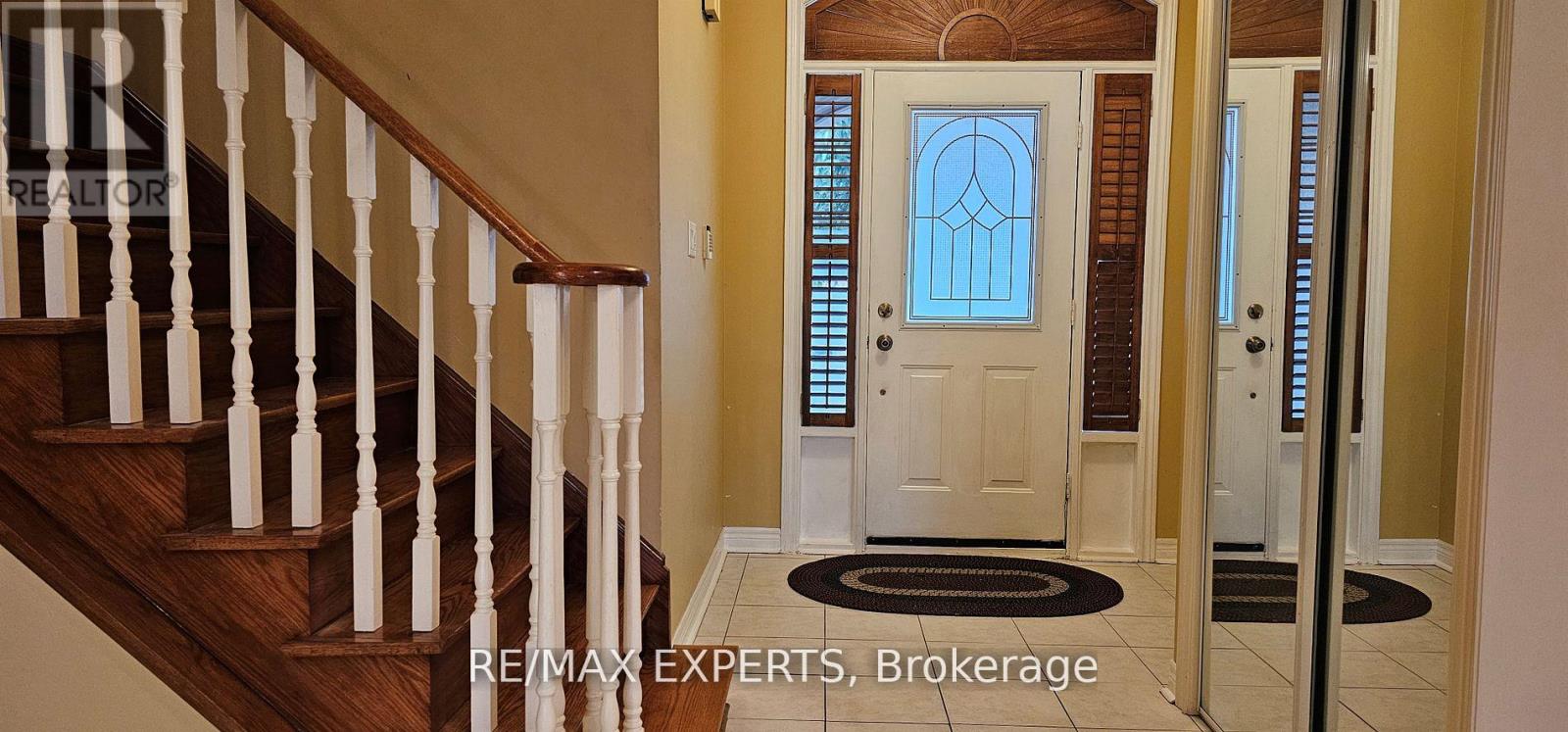 Main Floor - 221 Matthew Drive, Vaughan, Ontario  L4L 9B1 - Photo 3 - N13135514
