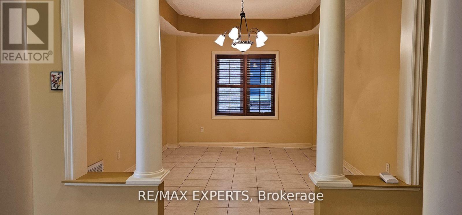 Main Floor - 221 Matthew Drive, Vaughan, Ontario  L4L 9B1 - Photo 9 - N13135514