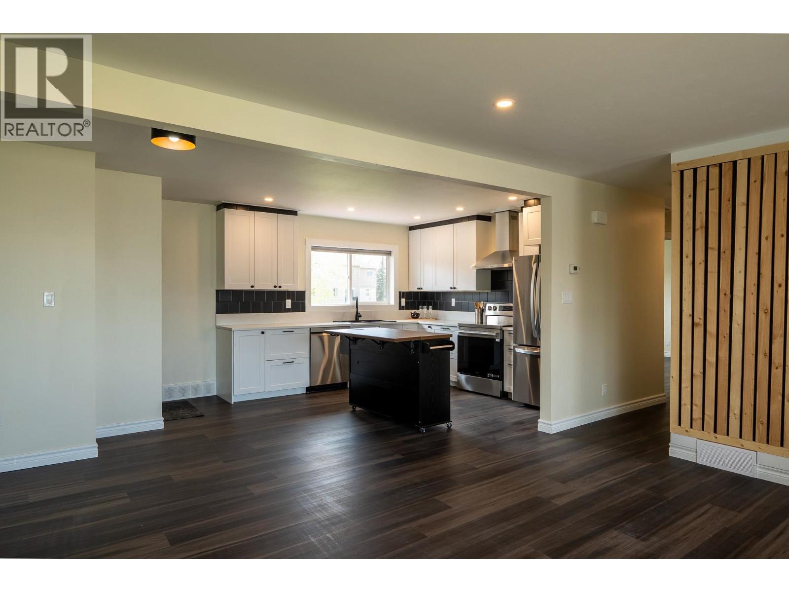 8835 103a Avenue, Fort St. John, British Columbia  V1J 6P1 - Photo 3 - R3124206