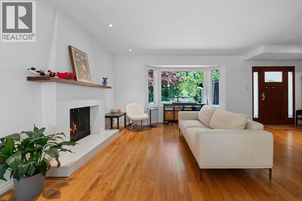 707 E Braemar Road, North Vancouver, British Columbia  V7N 4G1 - Photo 4 - R3119998
