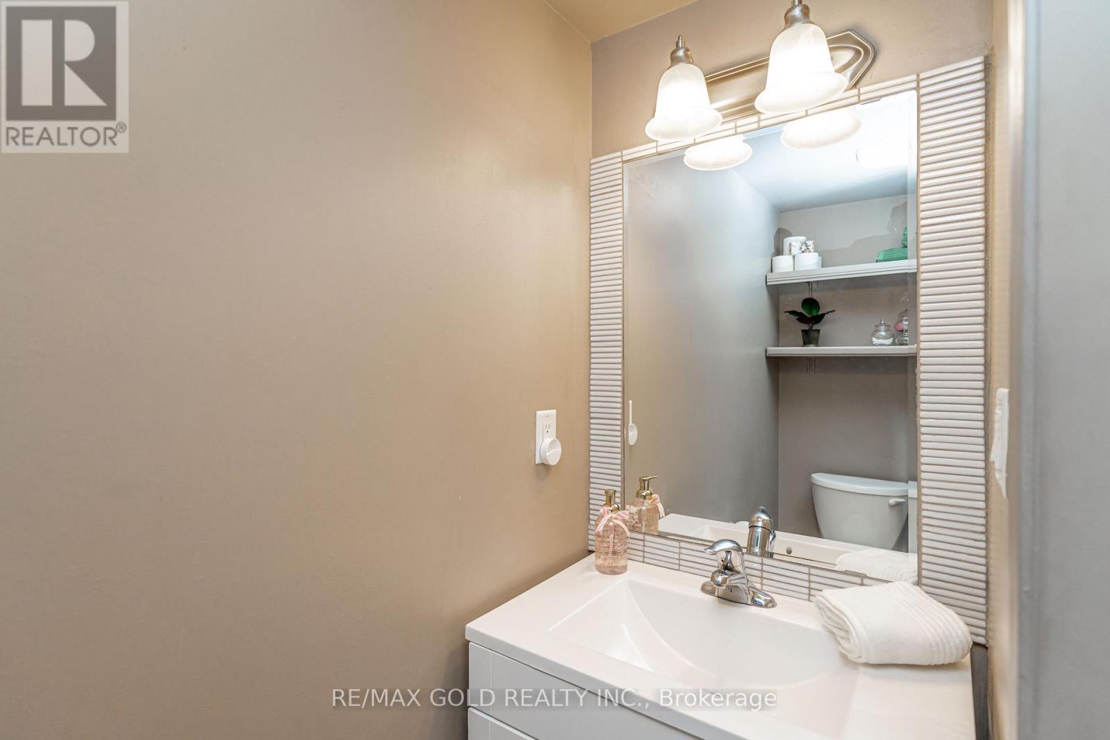 84 Vanhorne Close, Brampton, Ontario  L7A 0X9 - Photo 16 - W13135524