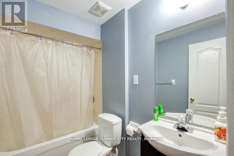 18 Saint Eugene Street, Brampton, Ontario  L6Y 0K9 - Photo 10 - W13135612