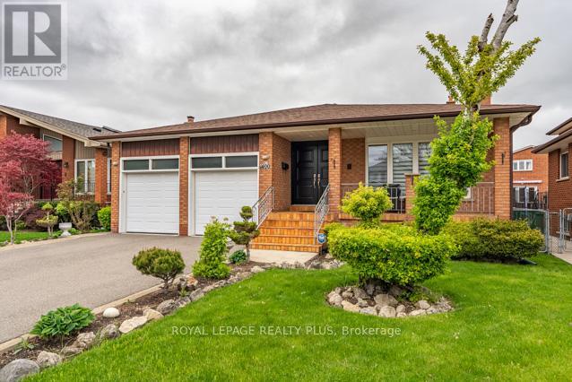 1400 Bough Beeches Boulevard, Mississauga, Ontario  L4W 3B5 - Photo 3 - W13135620