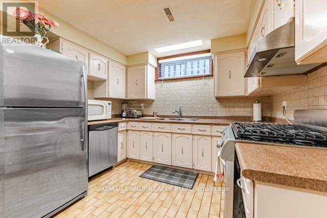 1400 Bough Beeches Boulevard, Mississauga, Ontario  L4W 3B5 - Photo 33 - W13135620