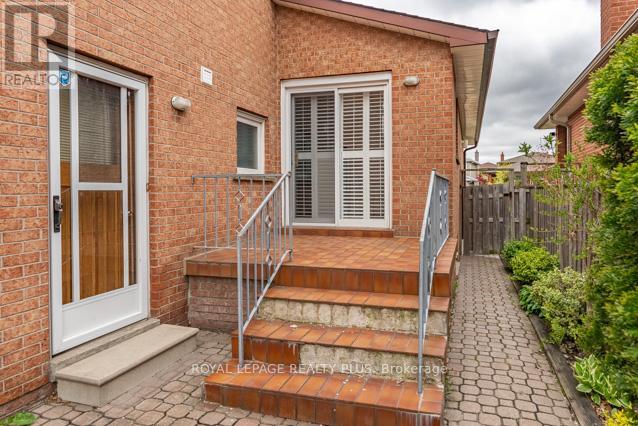 1400 Bough Beeches Boulevard, Mississauga, Ontario  L4W 3B5 - Photo 34 - W13135620