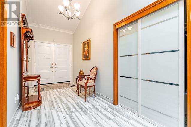 1400 Bough Beeches Boulevard, Mississauga, Ontario  L4W 3B5 - Photo 5 - W13135620
