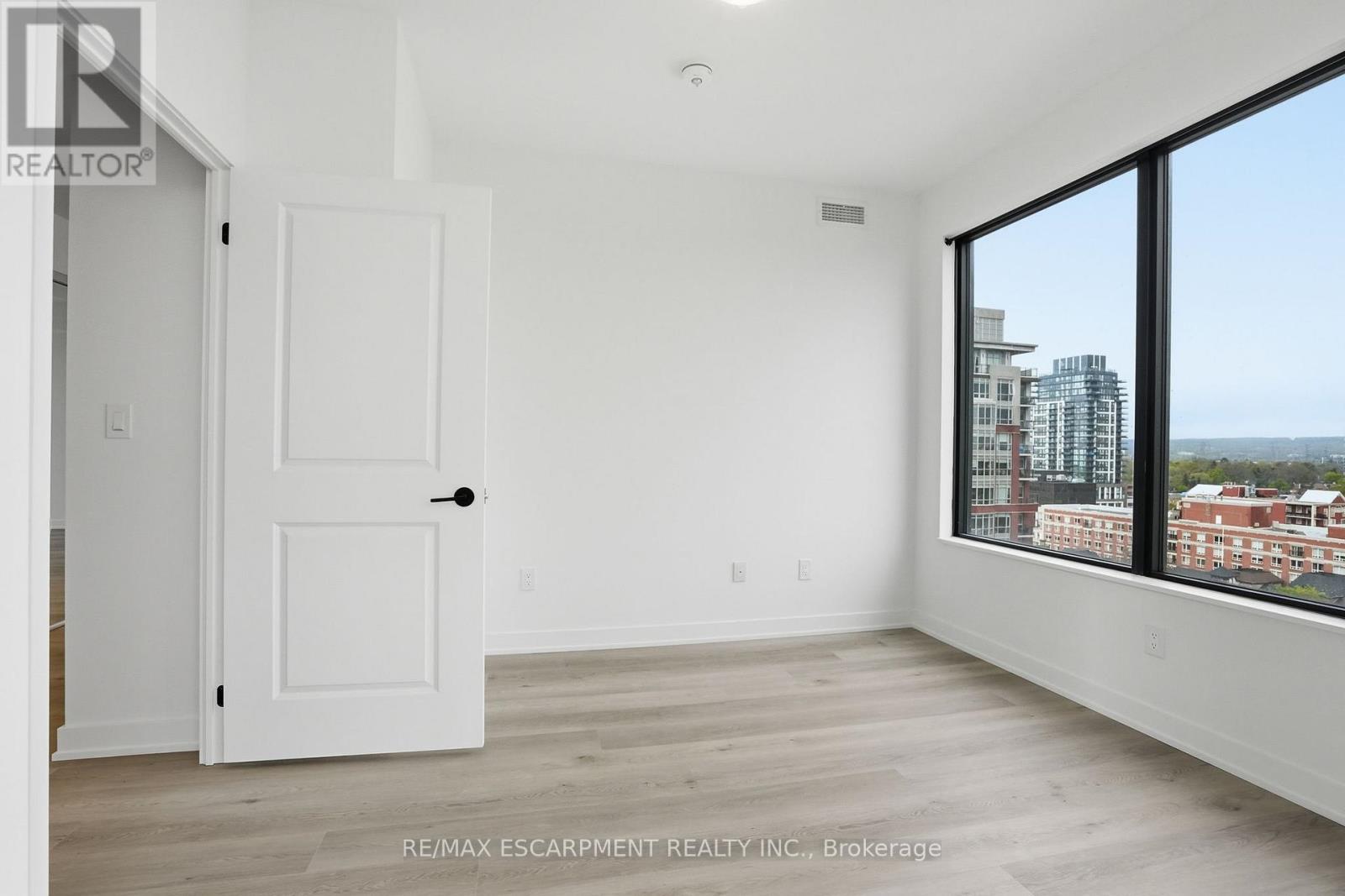 1002 - 2075 Lakeshore Road, Burlington, Ontario  L7R 0H3 - Photo 13 - W13135634