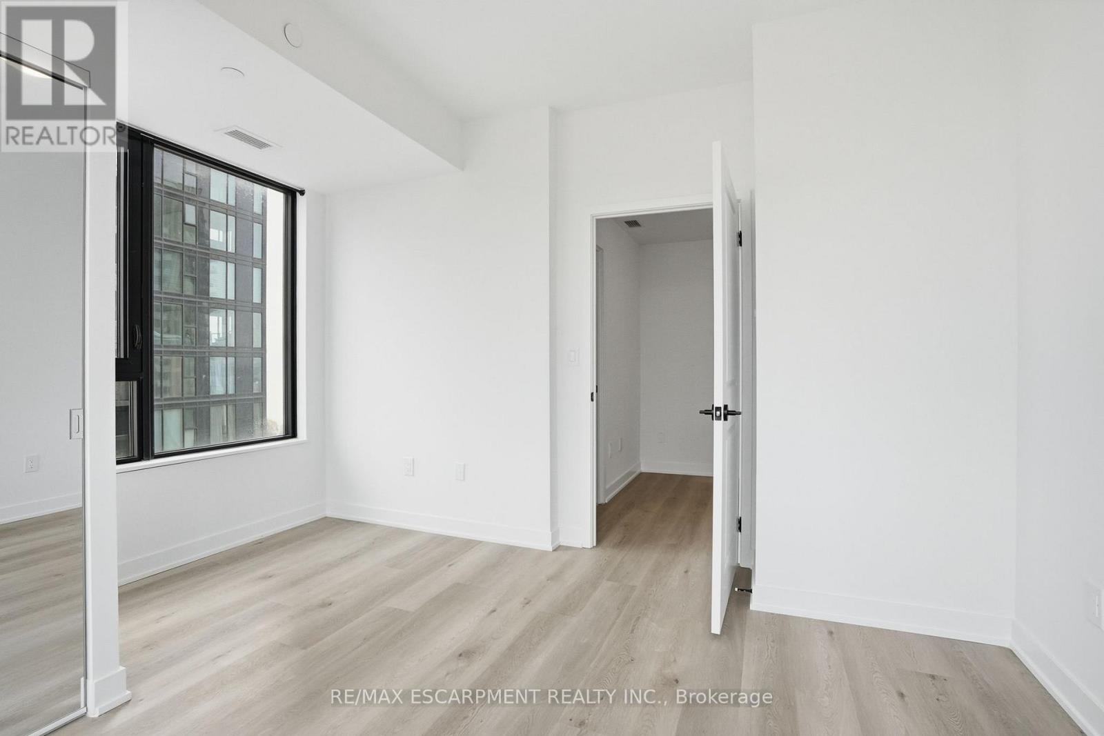 1002 - 2075 Lakeshore Road, Burlington, Ontario  L7R 0H3 - Photo 14 - W13135634