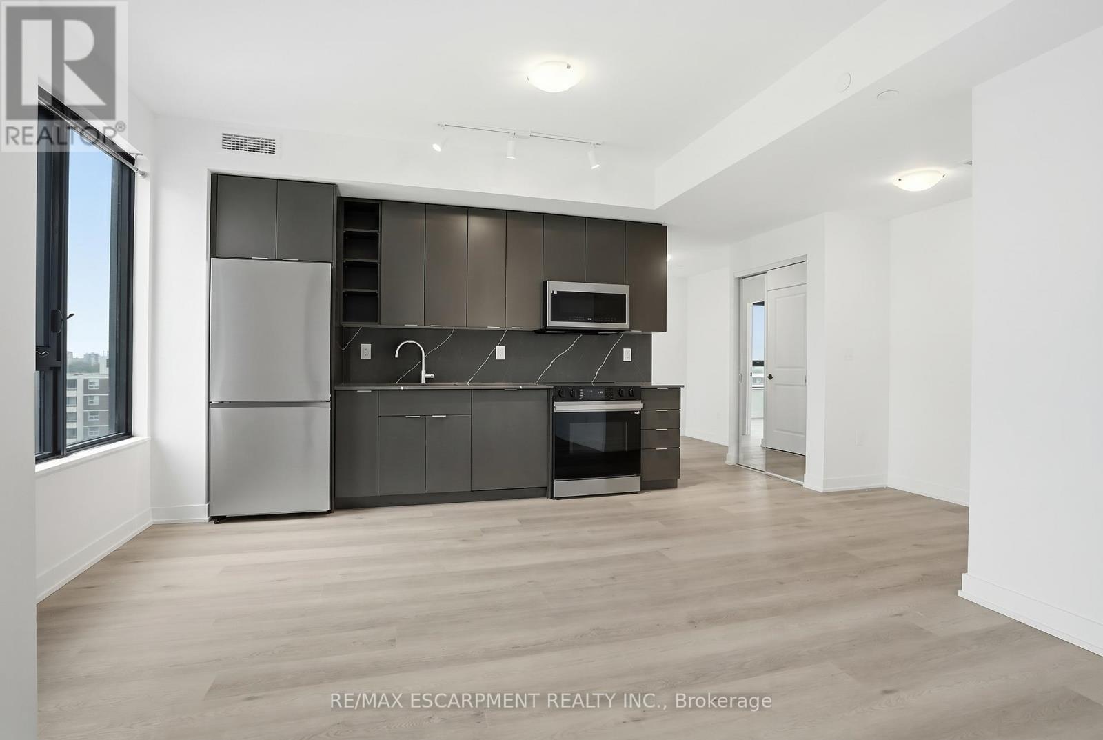 1002 - 2075 Lakeshore Road, Burlington, Ontario  L7R 0H3 - Photo 8 - W13135634