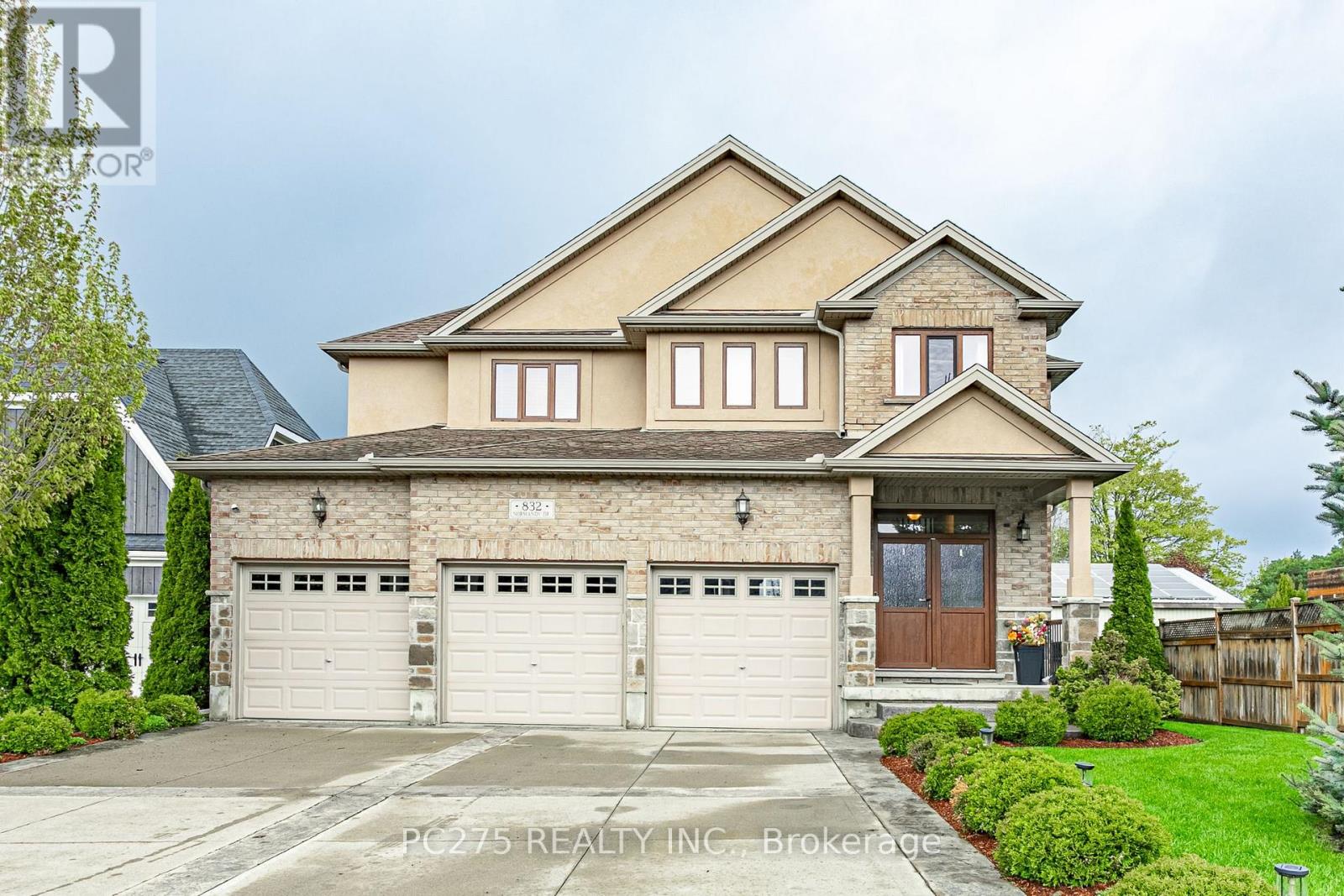 832 Normandy Drive, Woodstock, Ontario L4T 0E6 - Photo 1 - X13135822