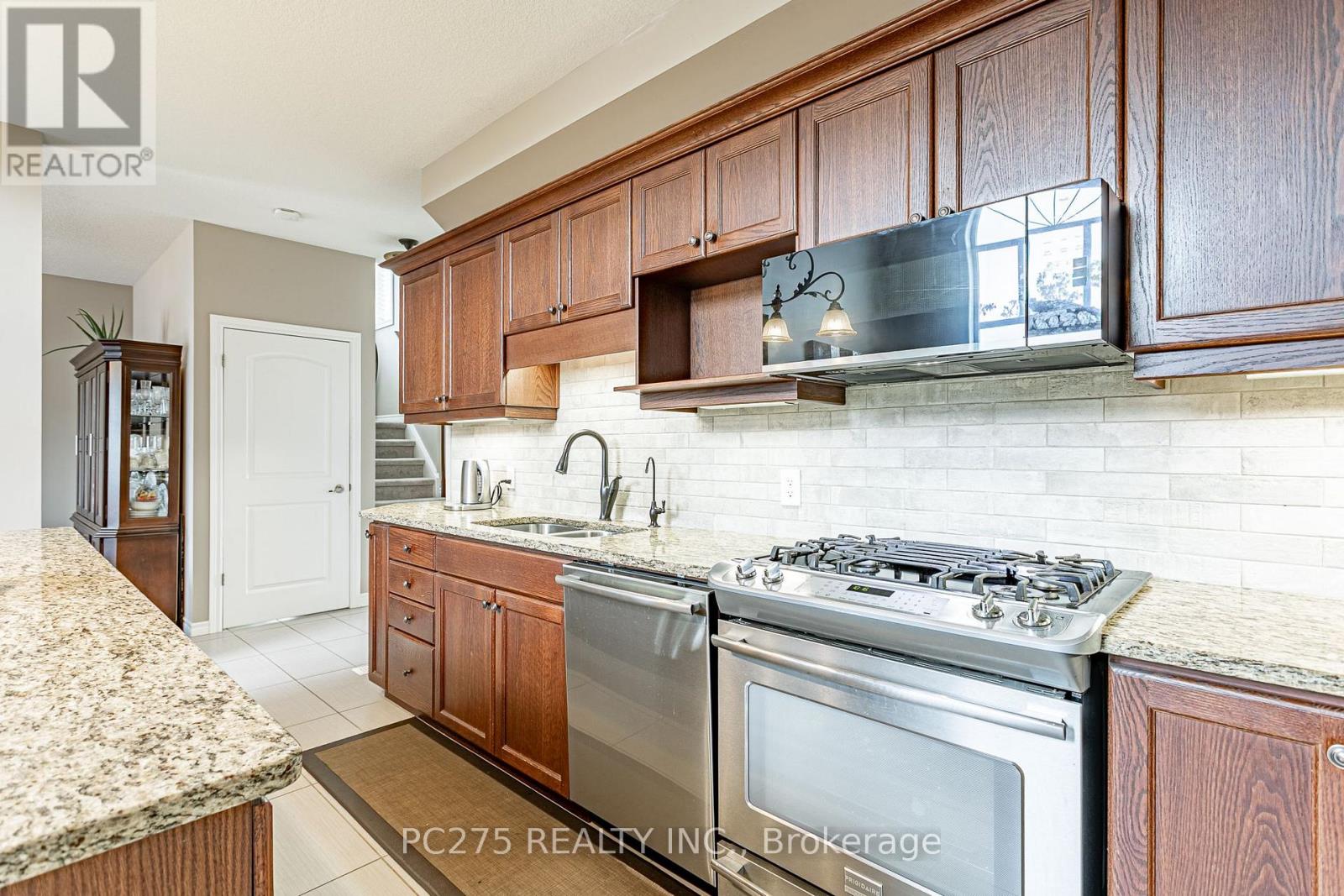 832 Normandy Drive, Woodstock, Ontario L4T 0E6 - Photo 10 - X13135822