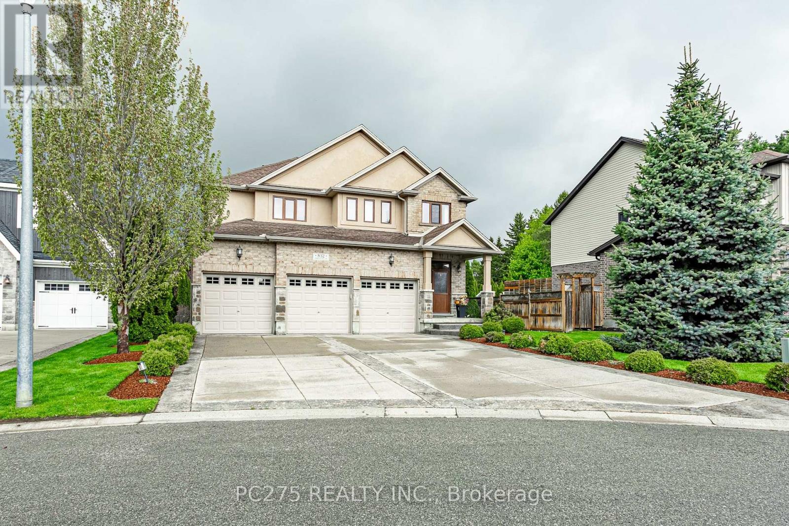 832 Normandy Drive, Woodstock, Ontario L4T 0E6 - Photo 2 - X13135822