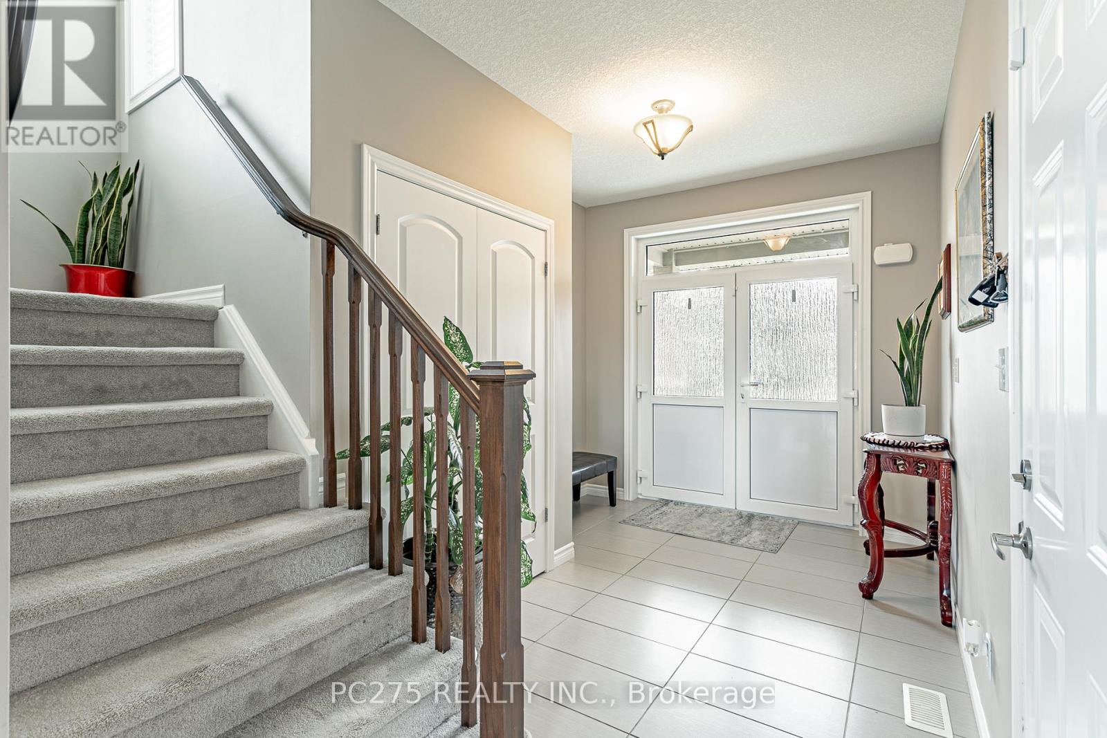 832 Normandy Drive, Woodstock, Ontario L4T 0E6 - Photo 4 - X13135822