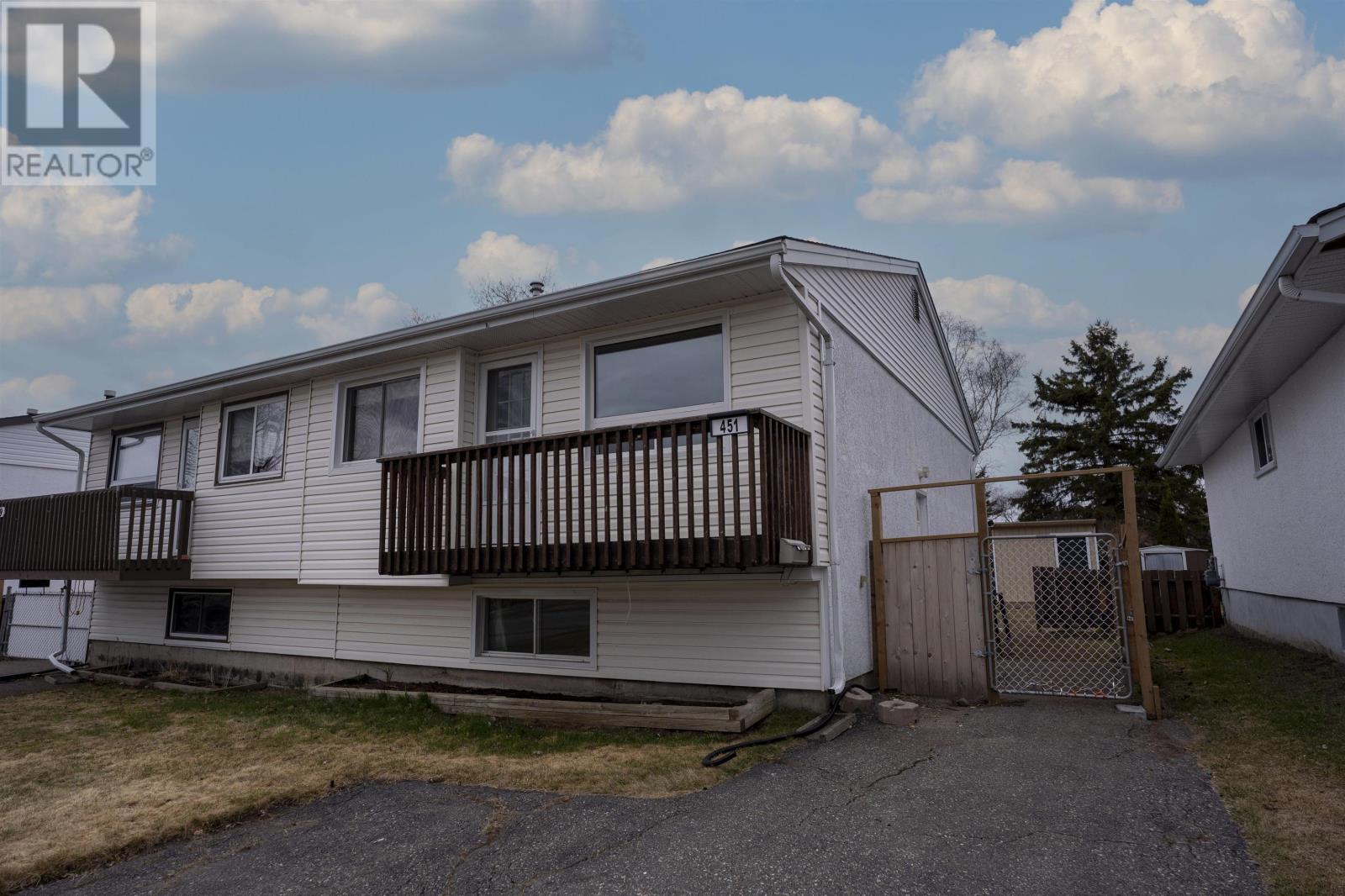 451 Simon Fraser Dr, Thunder Bay, Ontario  P7C 4Z9 - Photo 1 - TB2600971