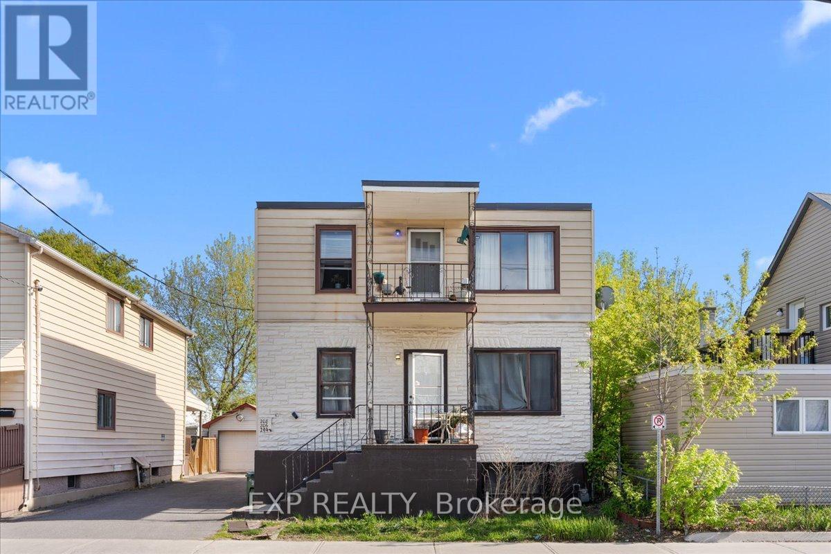 208 MONTFORT STREET, Ottawa, Ontario