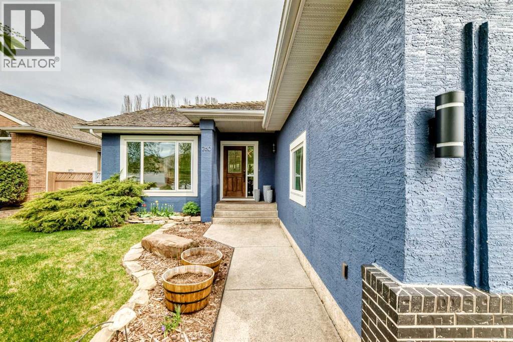 260 Westchester Way, Chestermere, Alberta  T1X 1E2 - Photo 4 - A2310153