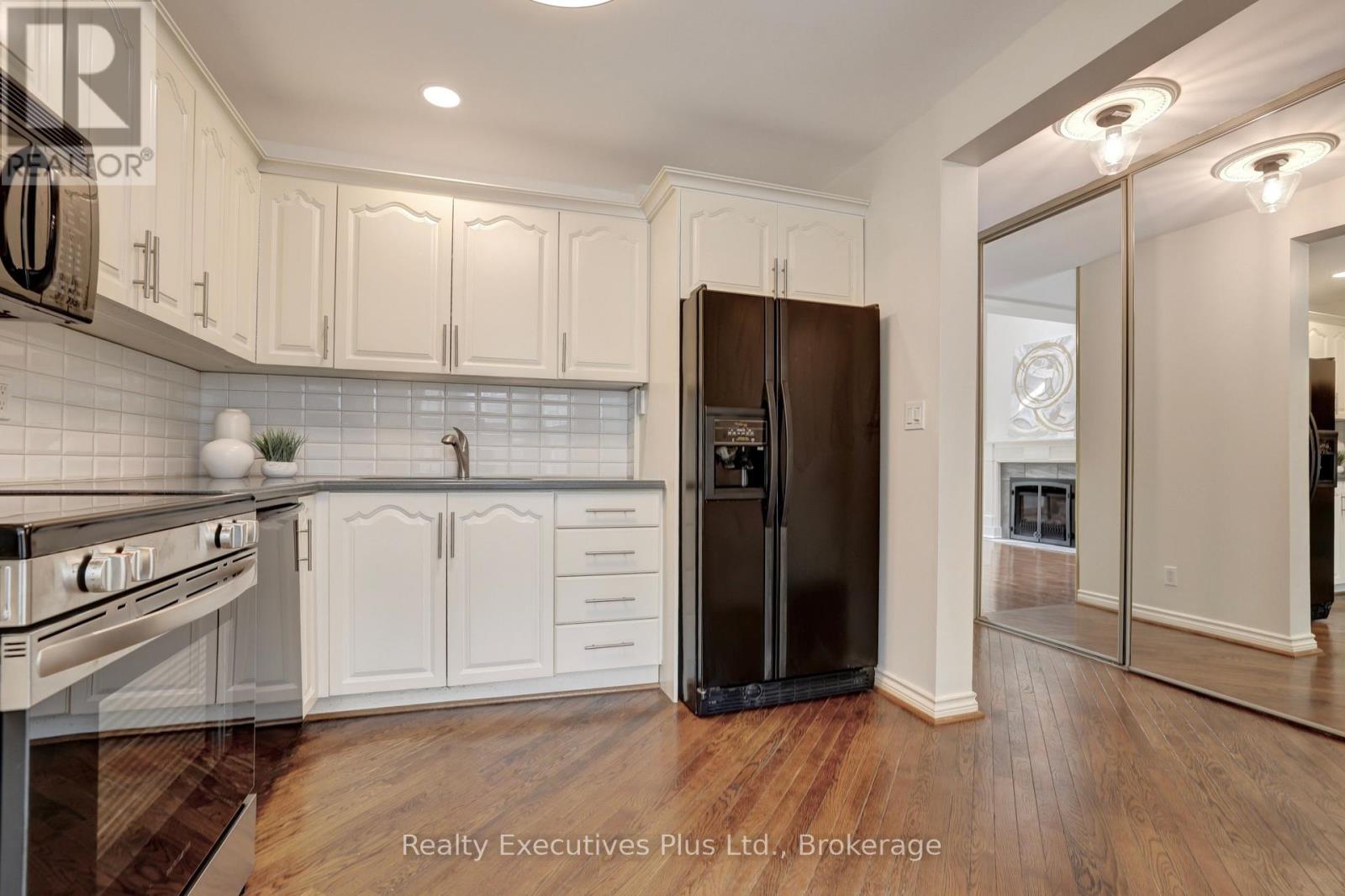 463 Blathwayte Lane, Burlington, Ontario  L7S 1Y4 - Photo 6 - W13135770