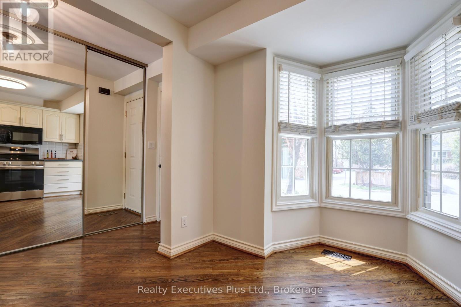 463 Blathwayte Lane, Burlington, Ontario  L7S 1Y4 - Photo 7 - W13135770