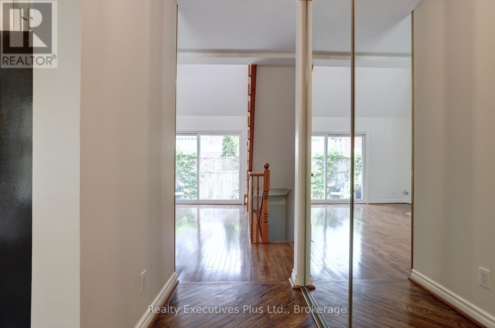 463 Blathwayte Lane, Burlington, Ontario  L7S 1Y4 - Photo 8 - W13135770