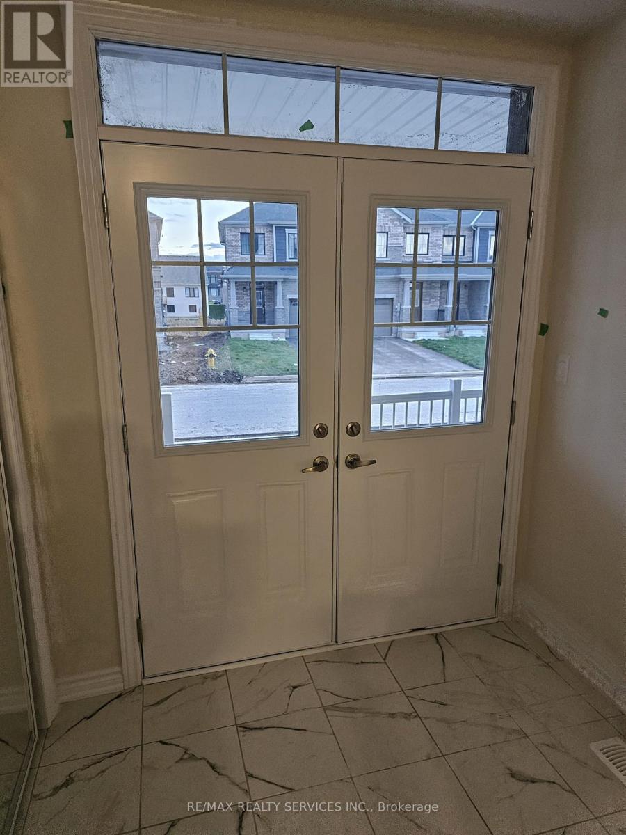 72 Concord Drive, Thorold, Ontario  L2V 0K8 - Photo 4 - X13135526