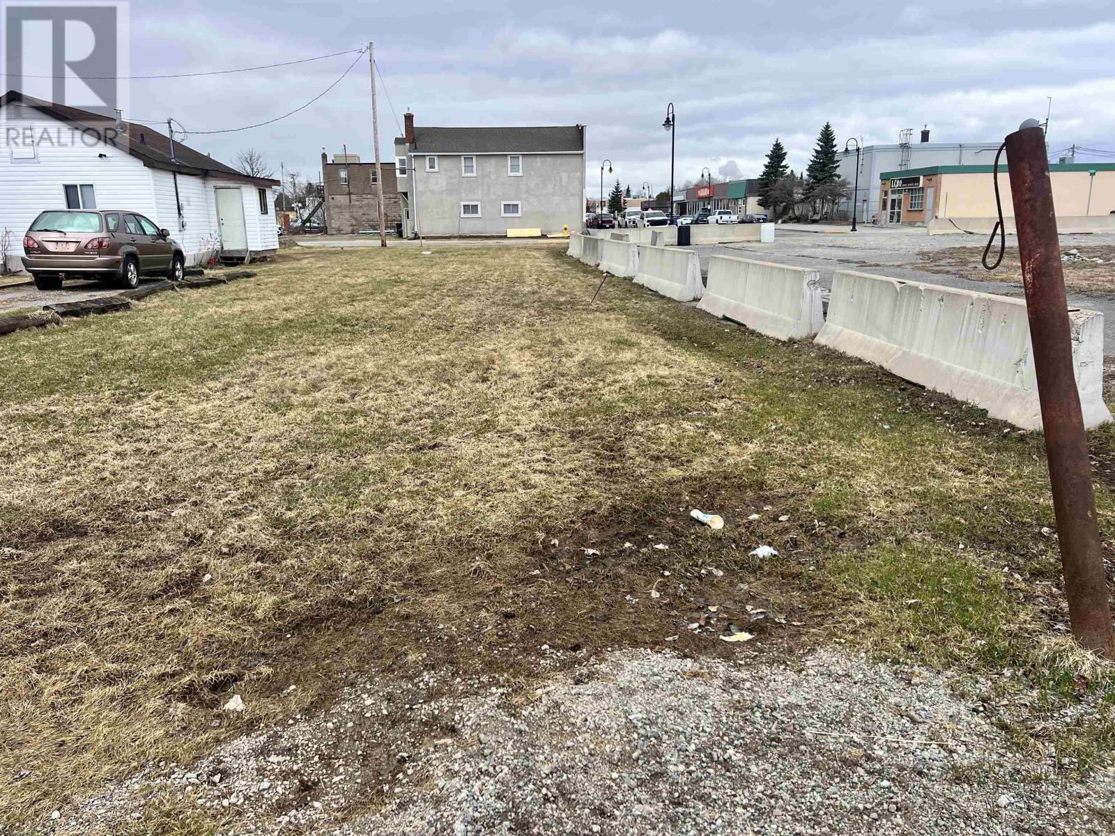 133 Burns St, Atikokan, Ontario  P0T 1C0 - Photo 2 - TB2601064