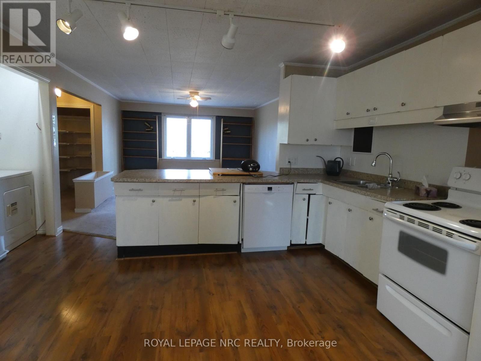 8190-94 Cummington Square W, Niagara Falls, Ontario  L2G 6V9 - Photo 10 - X13135878