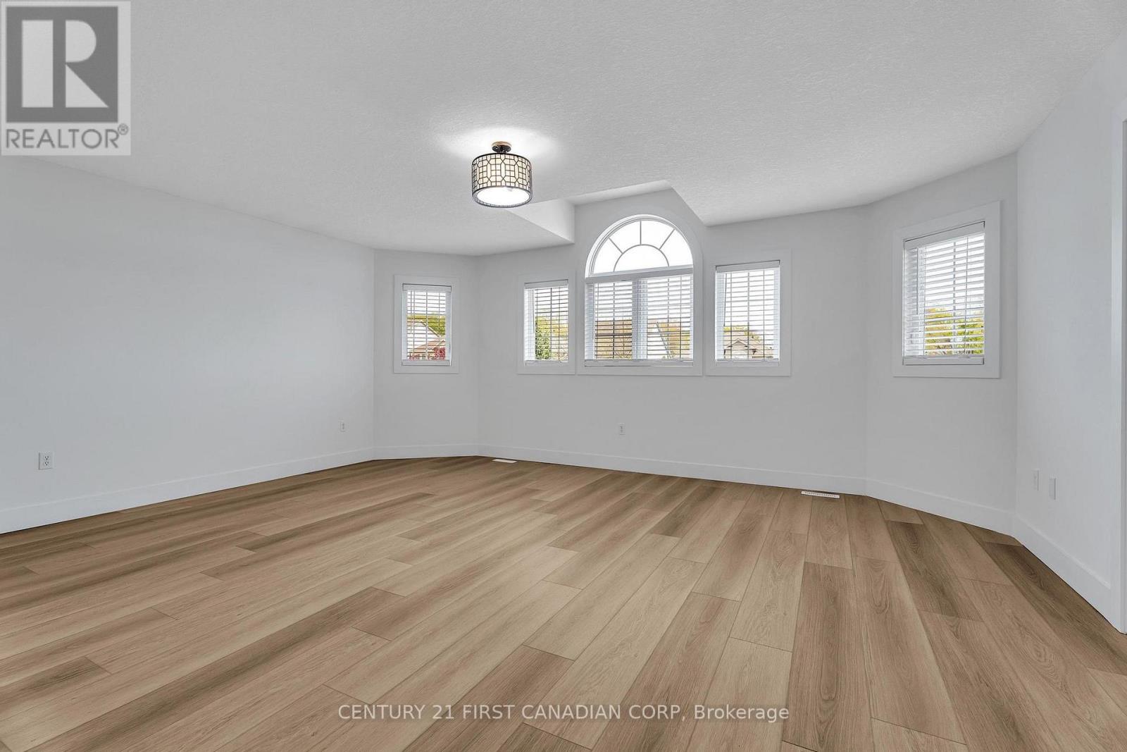 799 Oakcrossing Road, London North, Ontario  N6H 5V9 - Photo 20 - X13135068