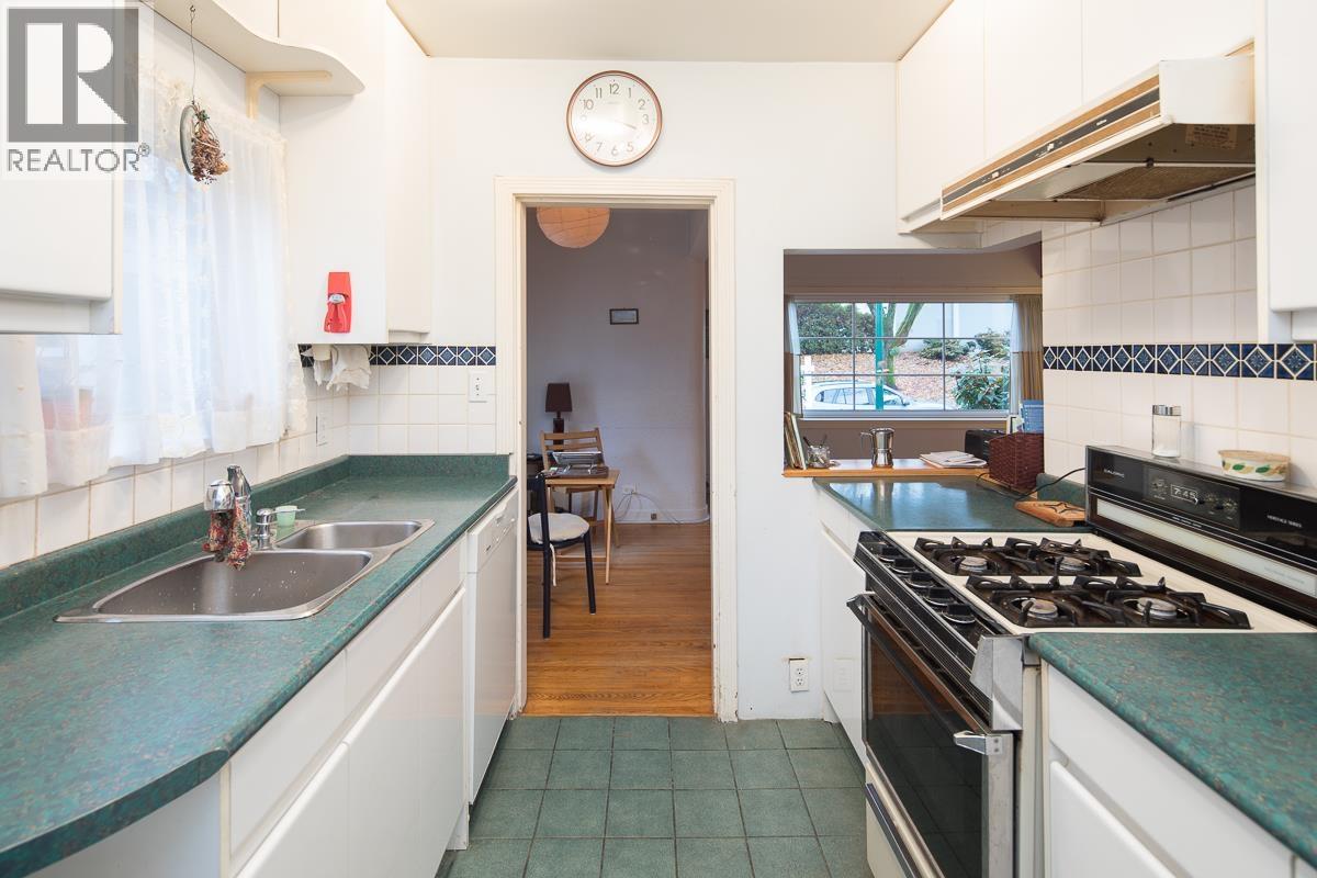 2305 W 3rd Avenue, Vancouver, British Columbia  V6K 1L6 - Photo 6 - R3067479