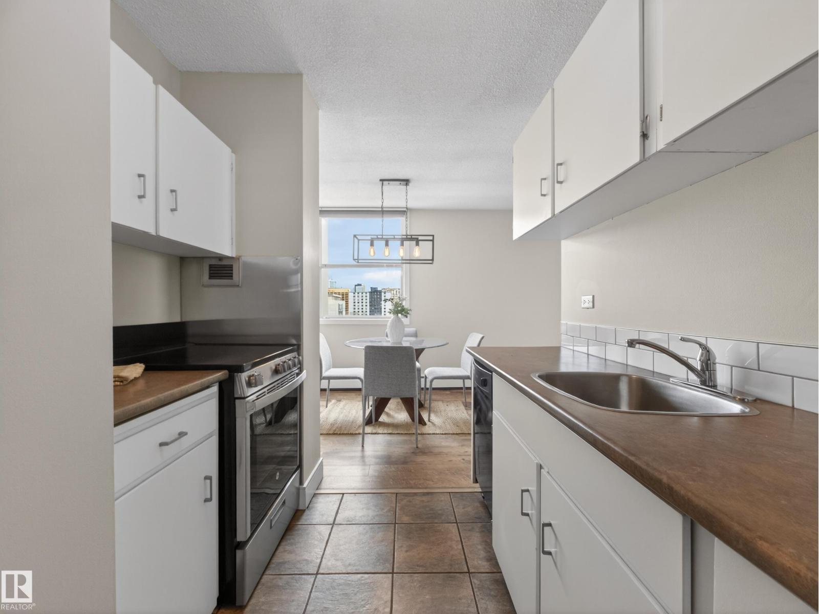 #907 9930 113 St Nw, Edmonton, Alberta  T5K 1N6 - Photo 2 - E4488090