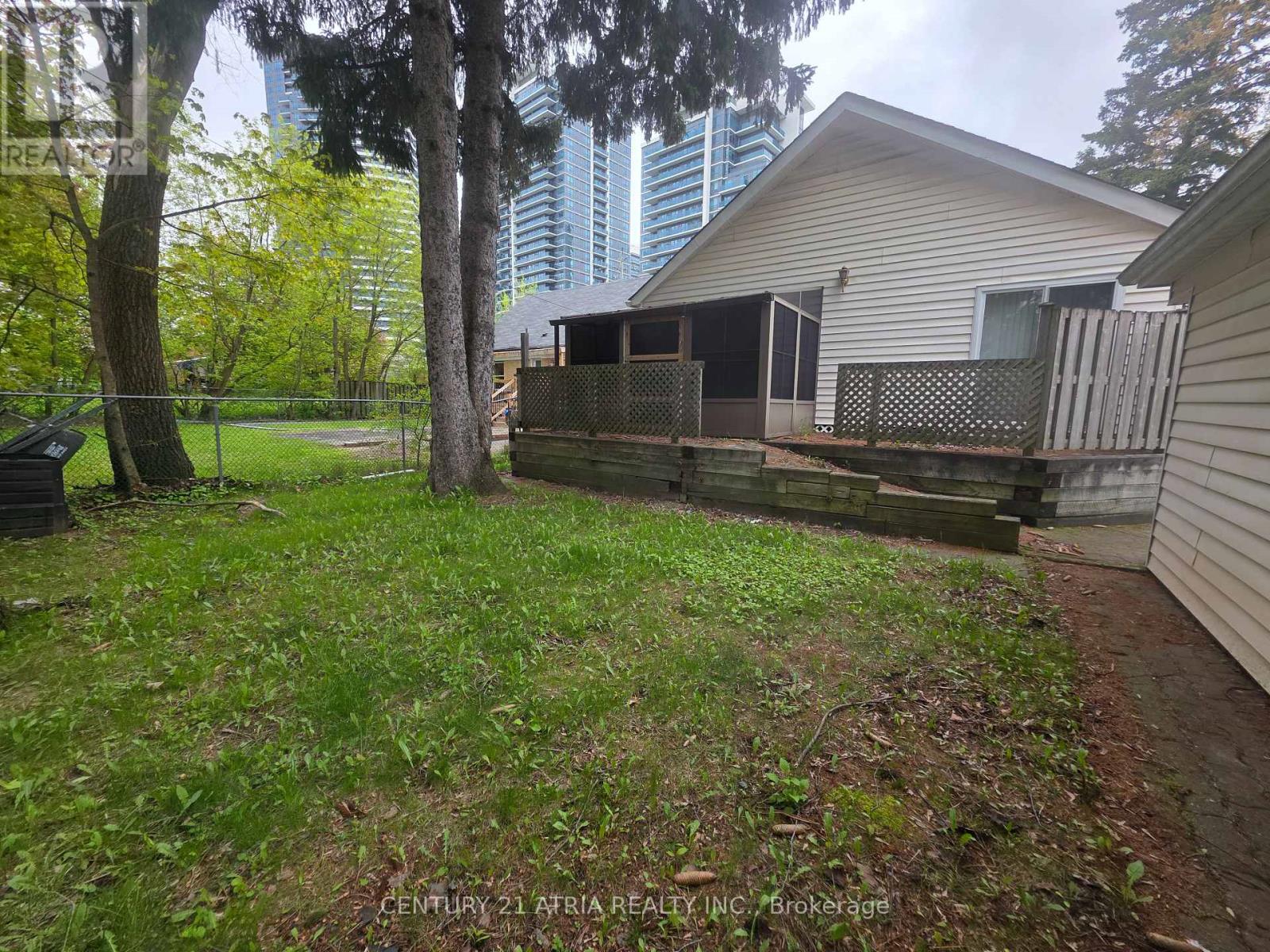 32 Meadowview Avenue, Markham, Ontario  L3T 1K5 - Photo 23 - N13135490