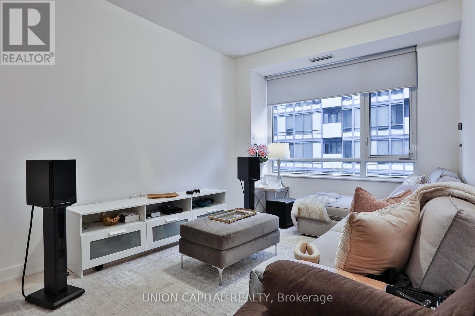 404 - 1 The Esplanade, Toronto, Ontario  M5E 0A8 - Photo 4 - C13135806