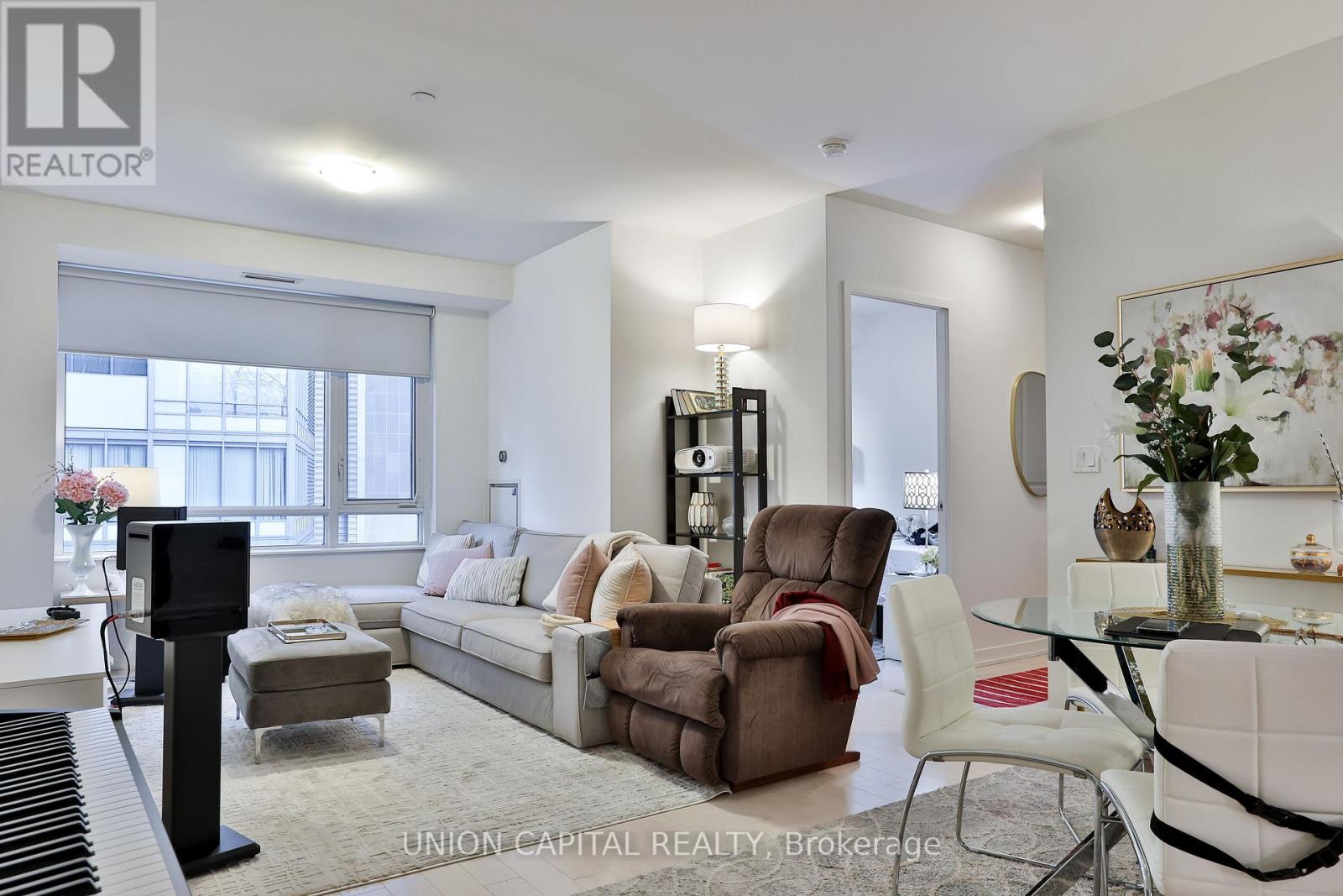 404 - 1 The Esplanade, Toronto, Ontario  M5E 0A8 - Photo 5 - C13135806