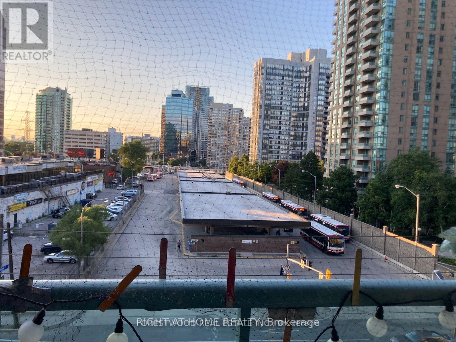 Ph 02 - 26 Olive Avenue N, Toronto, Ontario  M2N 7G7 - Photo 6 - C13135882