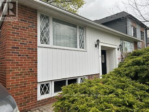 27 Elfreda Boulevard, Toronto, Ontario  M1L 4L5 - Photo 3 - E13135708