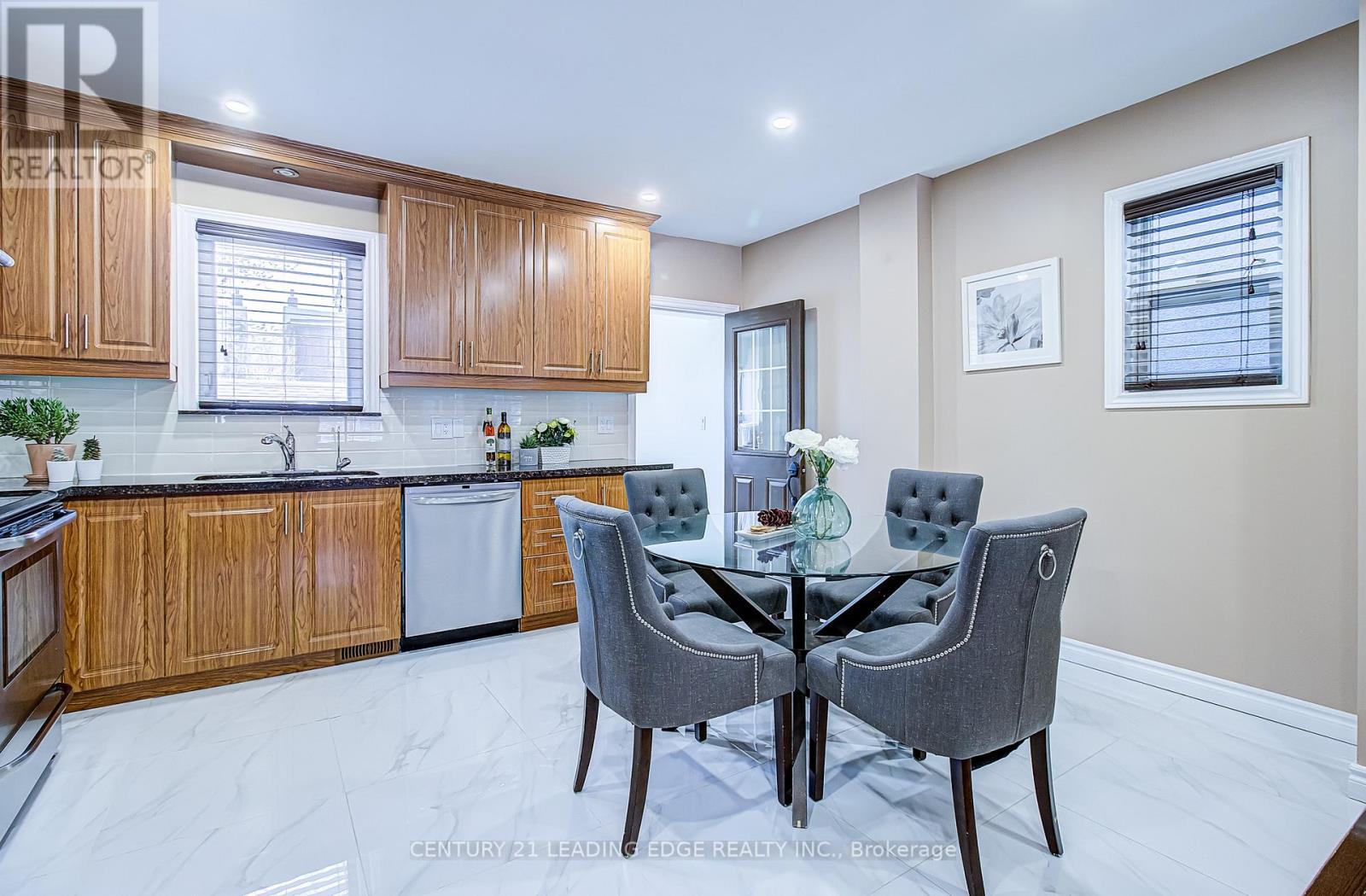 106 Parkmount Road, Toronto, Ontario M4J 4V4 - Photo 10 - E13135784