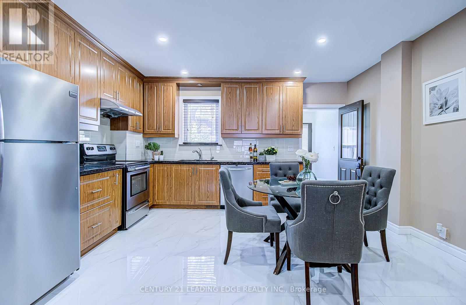 106 Parkmount Road, Toronto, Ontario M4J 4V4 - Photo 9 - E13135784